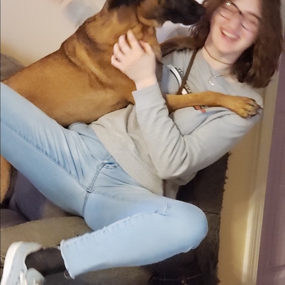 Meet your Posher, Hali - Picture 7 of 8